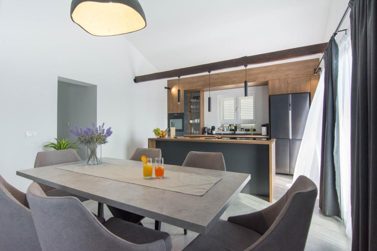 Stina Apartment *