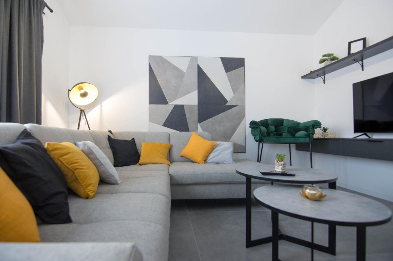 Stina Apartment *